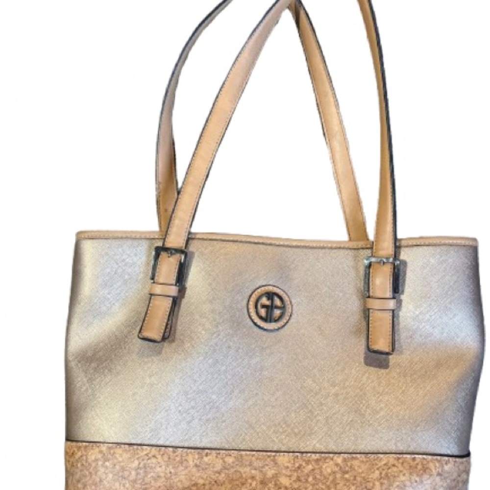 Giani Bernini Saffiano Elegant Tan Tote Bag - Picture 4 of 8